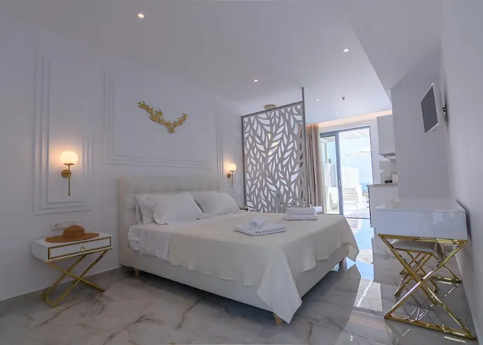 Dionisos Apartment *