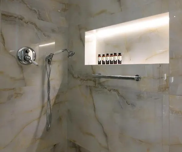 Dionisos Apartment *