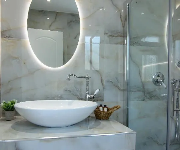 Dionisos Apartment *