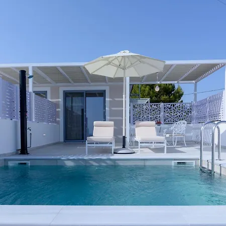 Dionisos Apartment *