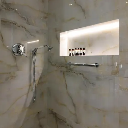 Dionisos Apartment *