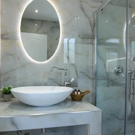 Dionisos Apartment *